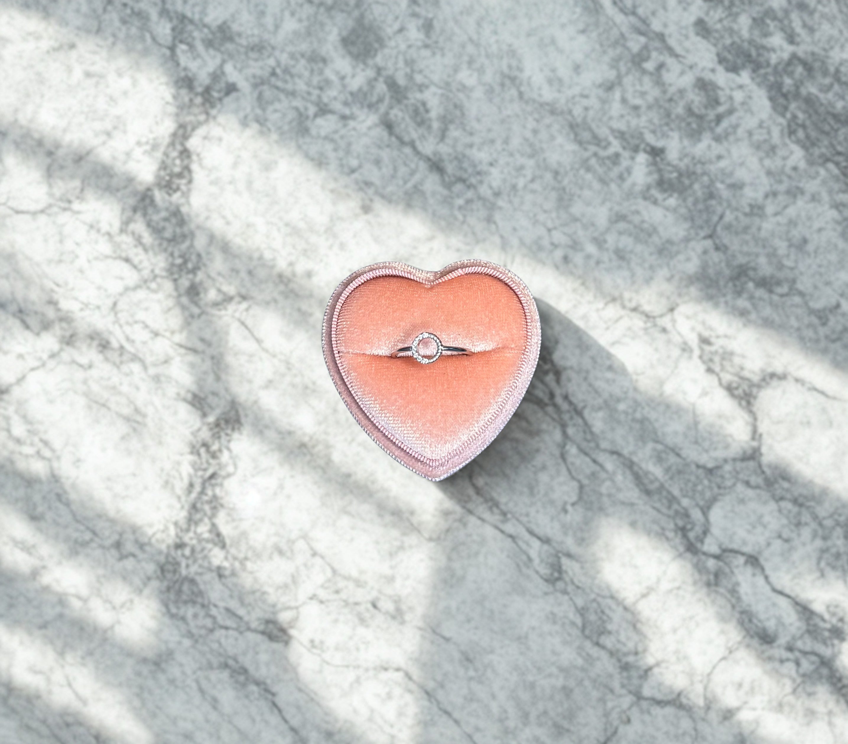 Heart-Shaped Velvet Ring Box – Blush Pink or Green Jewelry Gift Box